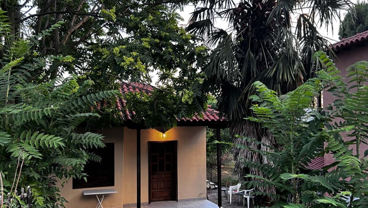 μπροστα σπιτι οψη 1