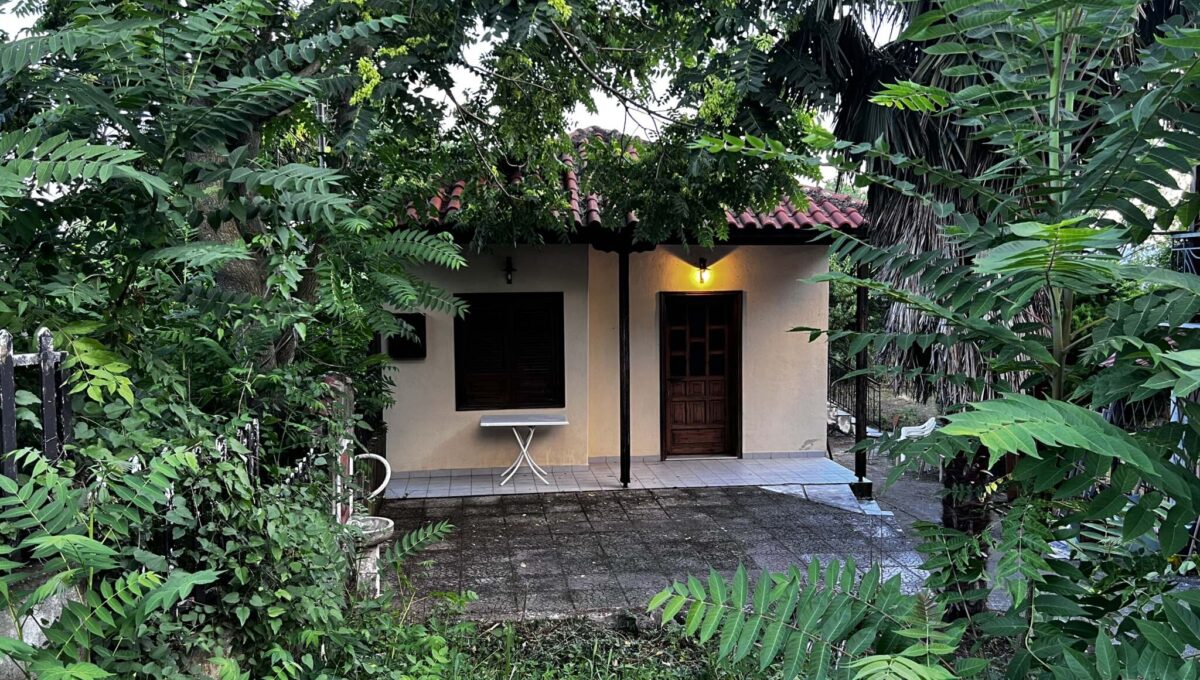 μπροστα σπιτι οψη 2