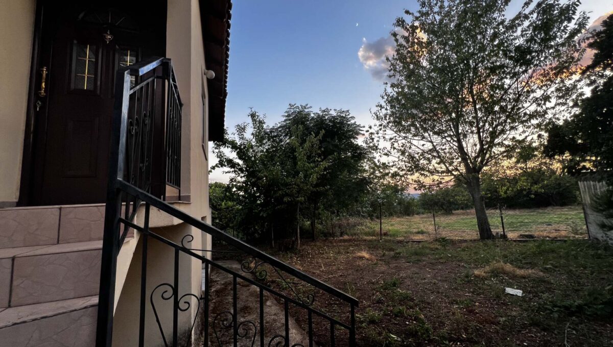 πισω σπιτι οροφος εισοδος